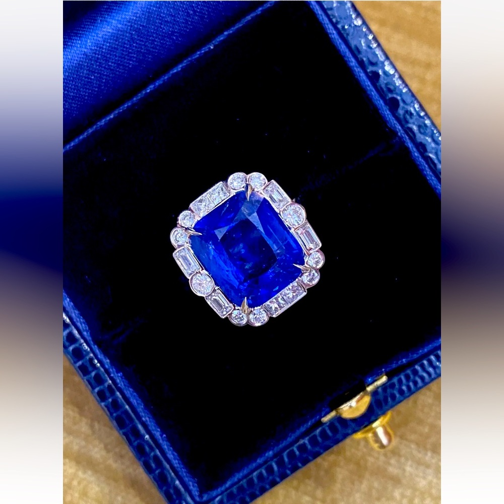 GIA Certifed ~7.80 ct Natural Blue Sapphire Cushion Cut Diamonds Platinum Ring